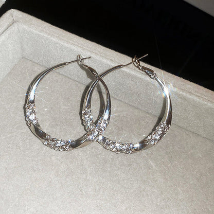 Boucles d’oreilles à effet diamant, élégantes et faciles à porter