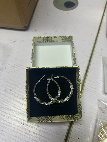Boucles d’oreilles à effet diamant, élégantes et faciles à porter